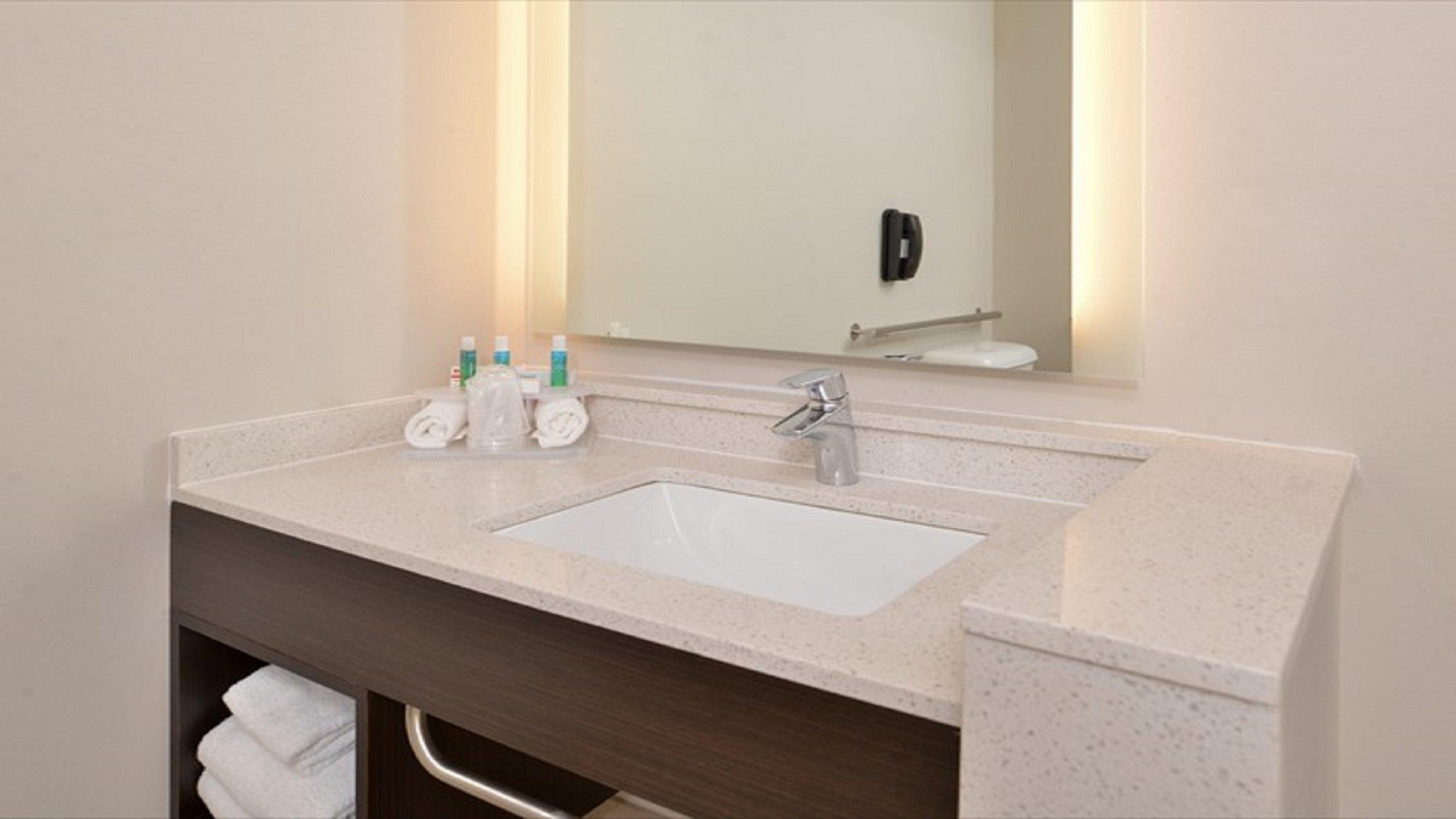 Holiday Inn Express & Suites - Parkersburg East By Ihg Exteriör bild