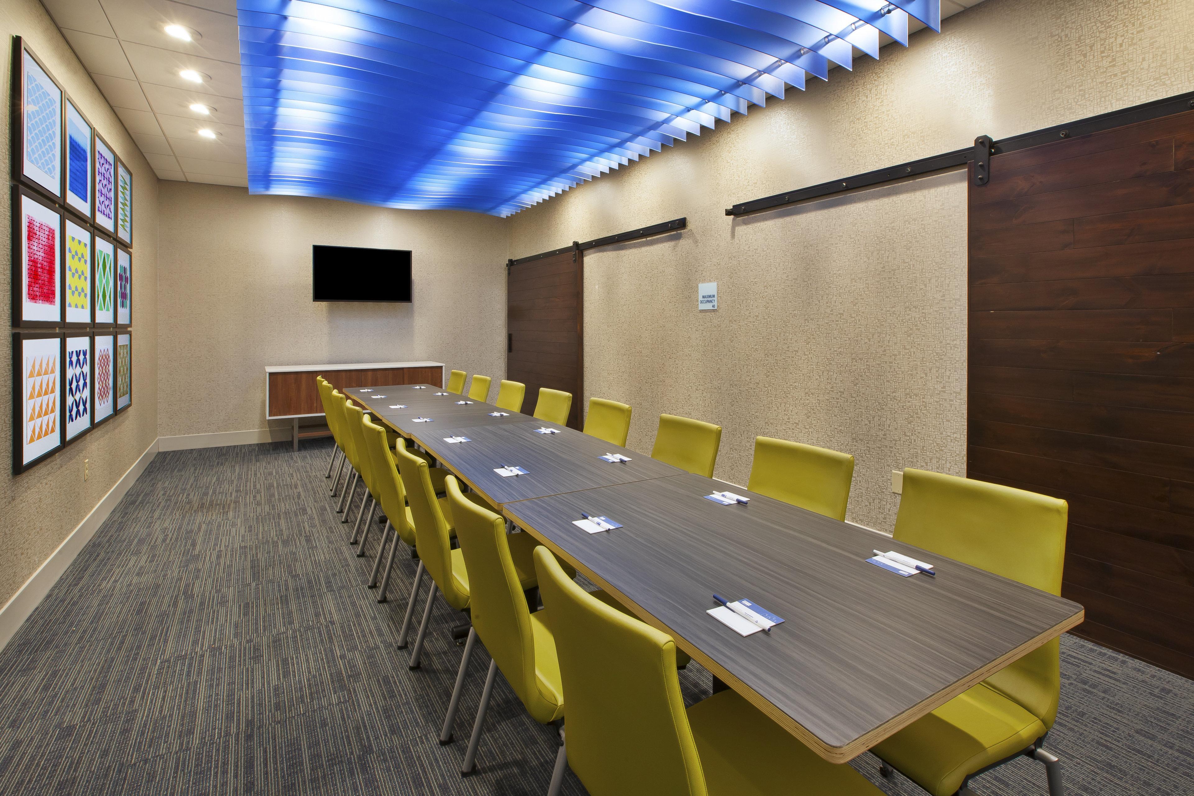 Holiday Inn Express & Suites - Parkersburg East By Ihg Exteriör bild