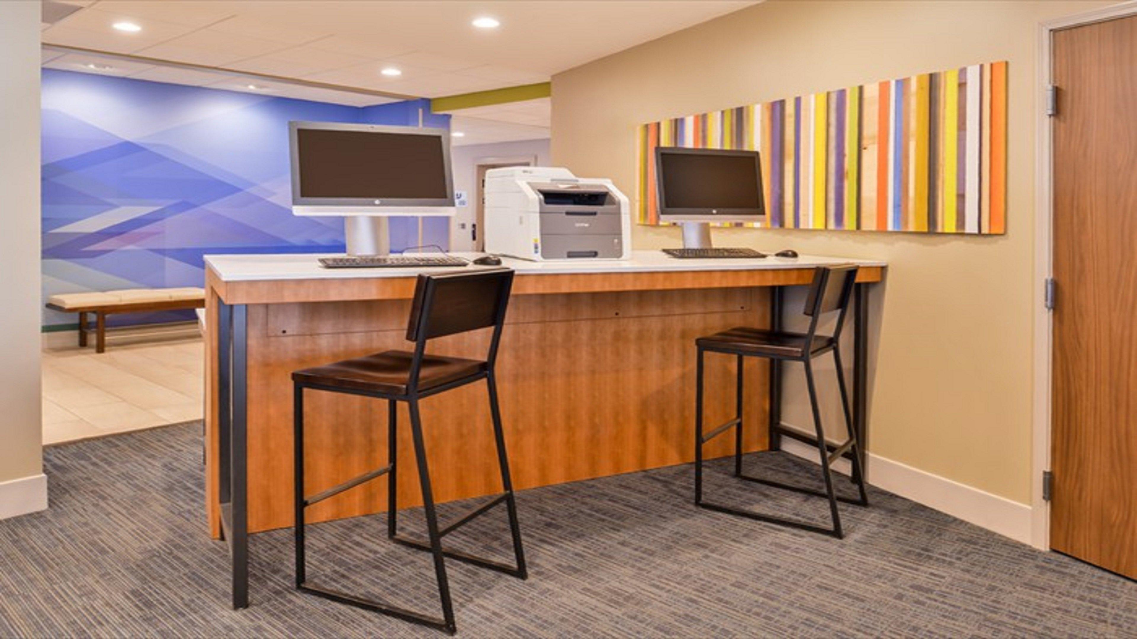 Holiday Inn Express & Suites - Parkersburg East By Ihg Exteriör bild