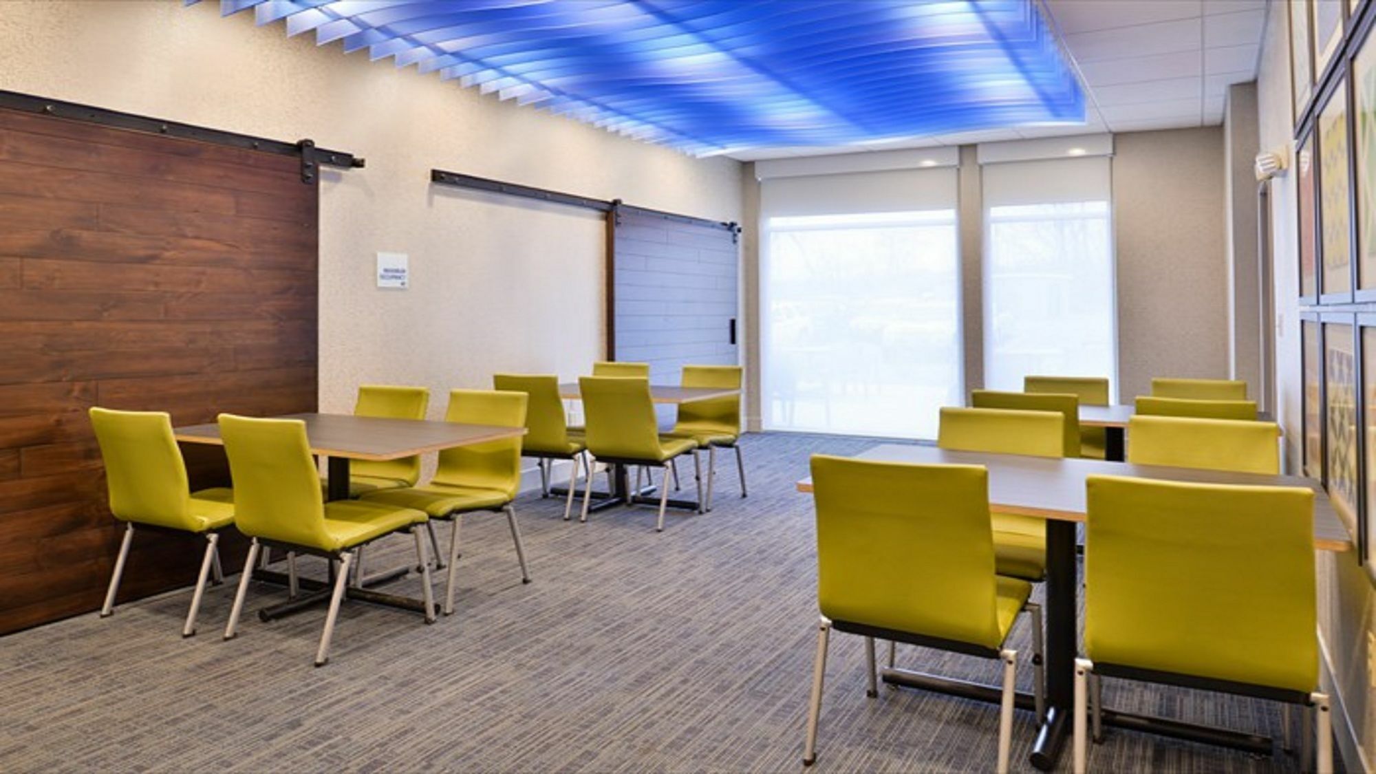 Holiday Inn Express & Suites - Parkersburg East By Ihg Exteriör bild