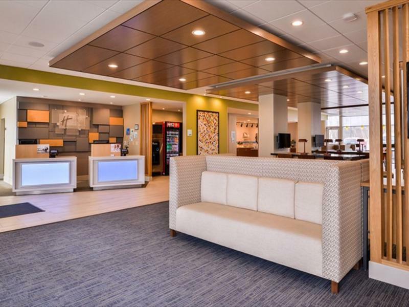 Holiday Inn Express & Suites - Parkersburg East By Ihg Exteriör bild