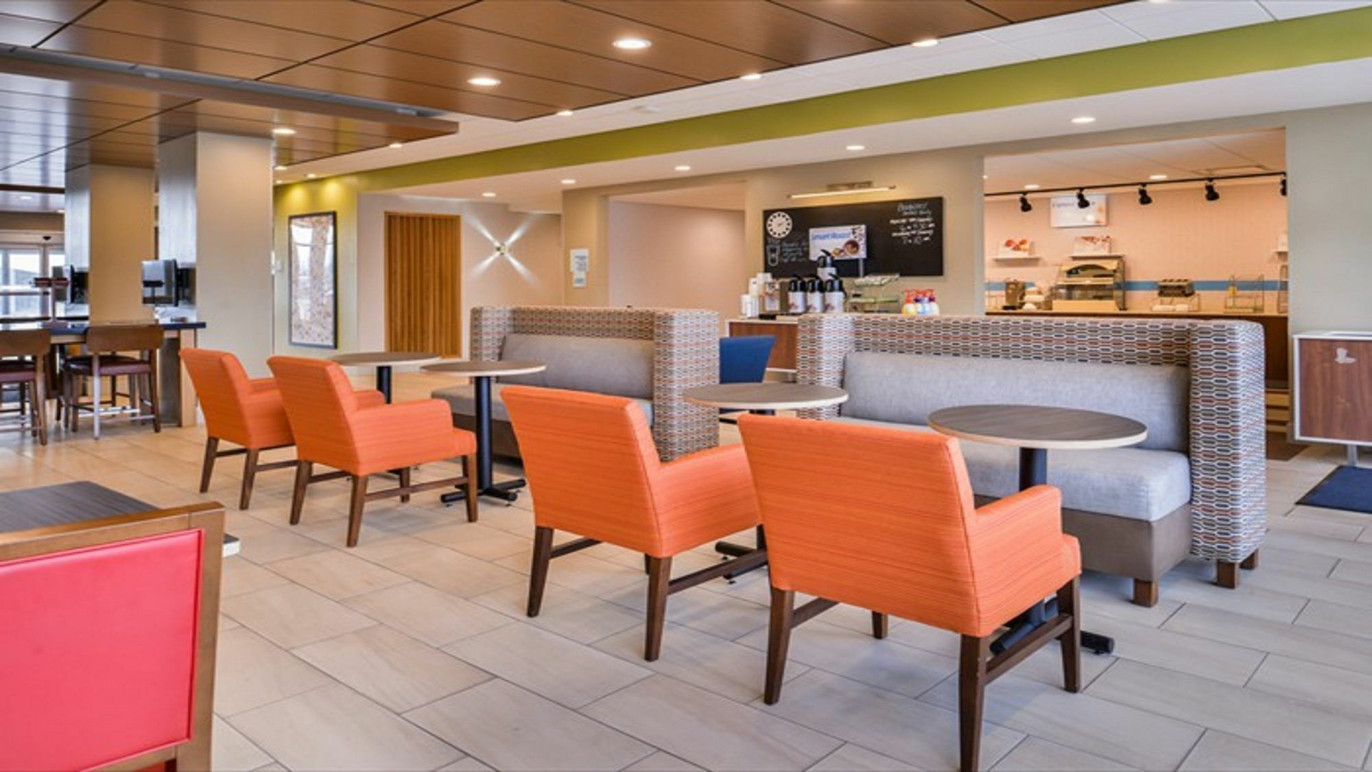 Holiday Inn Express & Suites - Parkersburg East By Ihg Exteriör bild